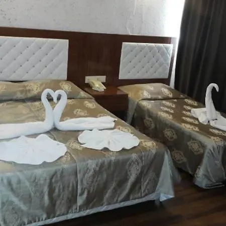 Club Bayar Szálloda 4*